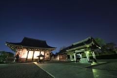 池上本門寺の夜