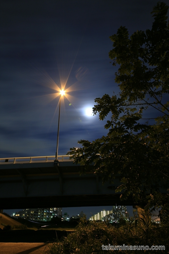 Full moon and the light at Tamagawa Ohashi Bridge