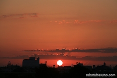 多摩川の赤い朝日