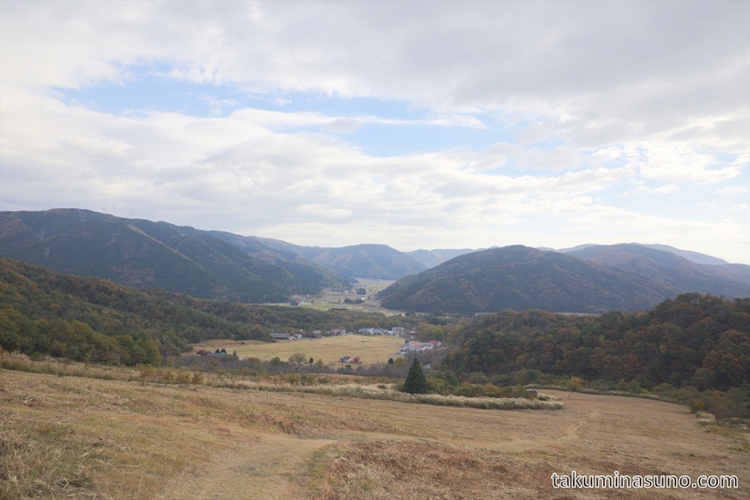 Wide View of Makino Highland to Mountain Path